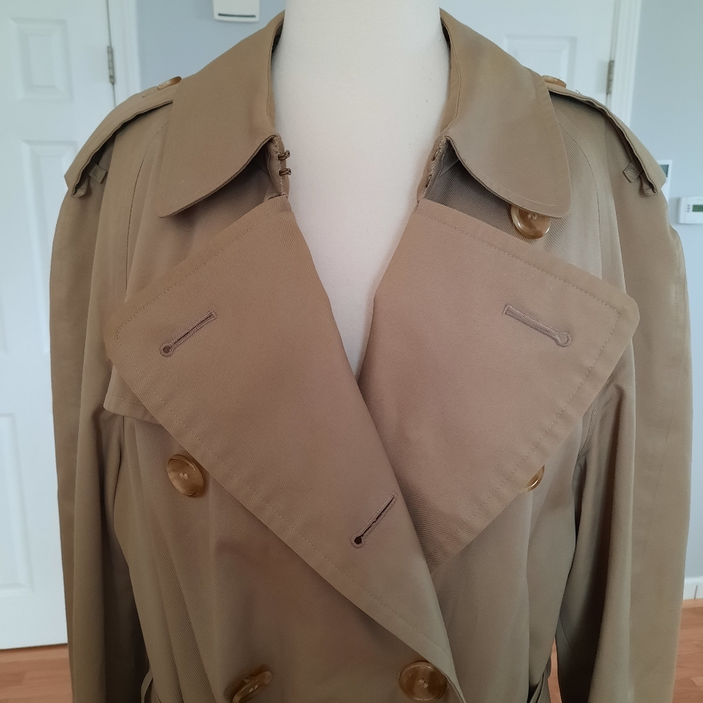 Vintage Burberry trench coat - Picture 4 of 15